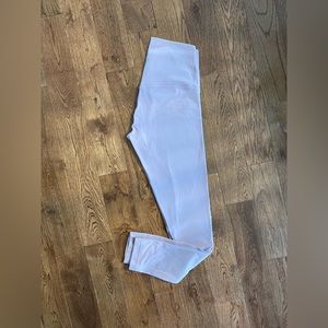 TNAButter Cheeky leggings - size small